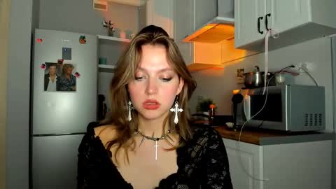 Snapshot of niky_jess chatting on February 2025 05:19:02 PM Veronica online show from February 2025 05:19:02 PM