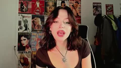 Snapshot of niky_jess chatting on December 2025 08:56:02 AM Veronica online show from December 2025 08:56:02 AM