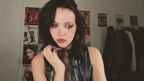 Snapshot of niky_jess chatting on February 2026 04:49:01 PM Veronica online show from February 2026 04:49:01 PM