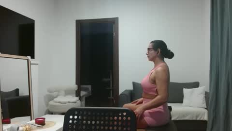 niky_sweet19 online show from November 2025 05:45:02 PM