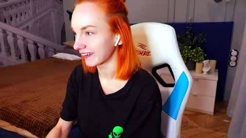 Nillie online show from February 2025 09:29:02 PM