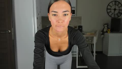 Bella online show from September 2025 02:30:02 PM