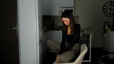 Bella online show from April 2026 05:30:01 PM