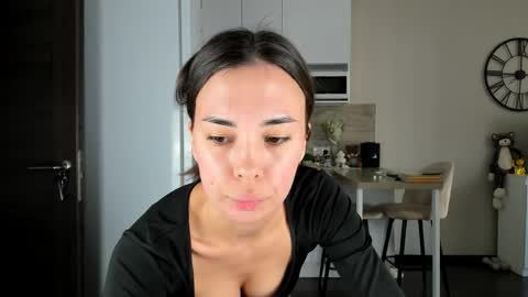 Bella online show from May 2026 01:16:02 PM