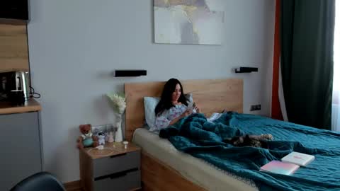 Bella online show from May 2026 04:07:02 AM