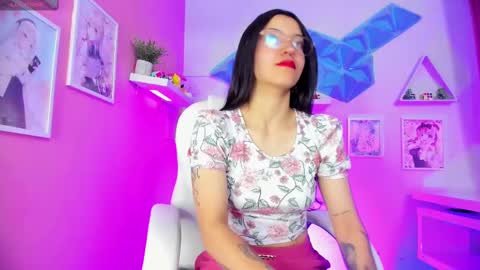 Snapshot of nina__dixon chatting on January 2025 08:13:02 PM Nina online show from January 2025 08:13:02 PM