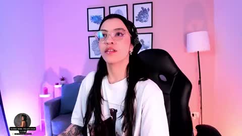 Snapshot of nina__dixon chatting on September 2025 08:08:01 PM Nina online show from September 2025 08:08:01 PM