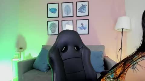 Snapshot of nina__dixon chatting on December 2025 11:44:01 PM Nina online show from December 2025 11:44:01 PM