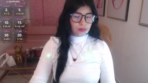 Snapshot of nina_harpper_ chatting on February 2026 01:43:01 PM Nina online show from February 2026 01:43:01 PM