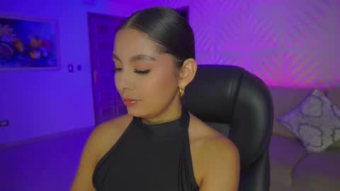 Snapshot of ninablumm chatting on September 2025 04:03:01 AM Nina online show from September 2025 04:03:01 AM