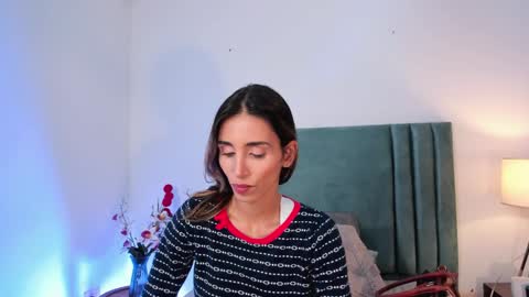 Nina online show from December 2024 06:05:02 PM