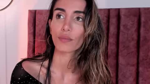 Nina online show from March 2025 08:45:02 PM