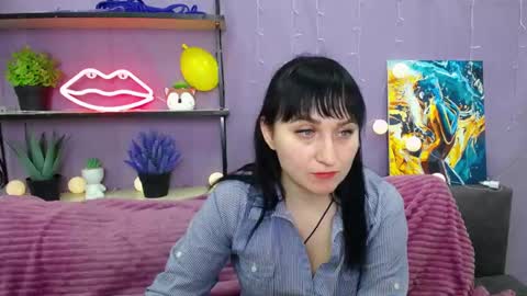 ninaflawlees online show from January 2025 07:03:01 PM