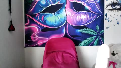 Snapshot of ninakhalifa chatting on September 2025 09:18:01 PM ninakhalifa online show from September 2025 09:18:01 PM