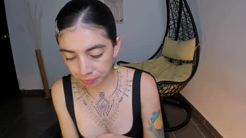 ninamonroee online show from February 2025 11:15:01 PM