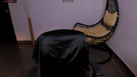 ninamonroee online show from March 2025 11:49:01 PM