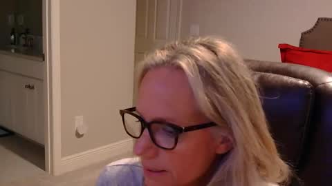 ninanite online show from April 2026 11:21:02 PM