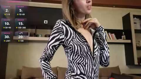 NinaNovalicious online show from November 2025 08:17:02 AM