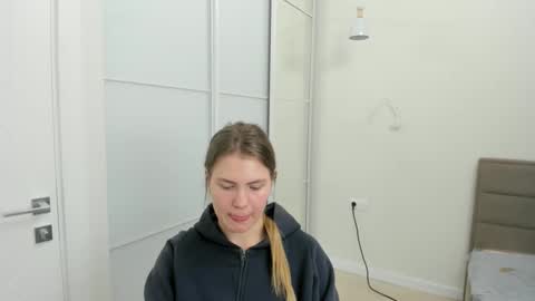 ninarihh online show from March 2025 04:35:01 PM