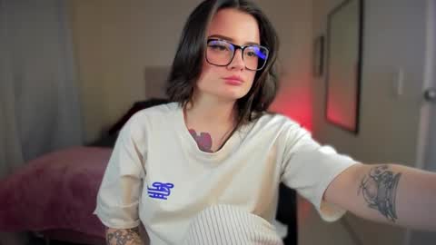 Snapshot of ninavolkov chatting on January 2025 11:02:02 PM ninavolkov online show from January 2025 11:02:02 PM