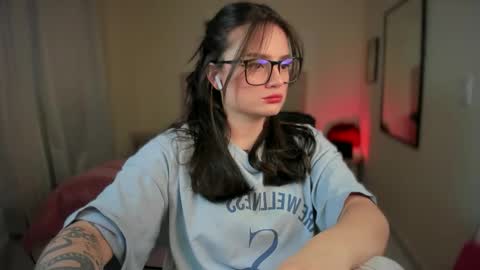 Snapshot of ninavolkov chatting on January 2025 11:00:01 PM ninavolkov online show from January 2025 11:00:01 PM