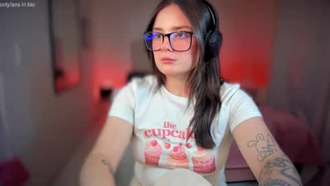 Snapshot of ninavolkov chatting on February 2025 10:22:01 PM ninavolkov online show from February 2025 10:22:01 PM