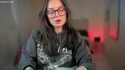 Snapshot of ninavolkov chatting on February 2025 10:25:02 PM ninavolkov online show from February 2025 10:25:02 PM