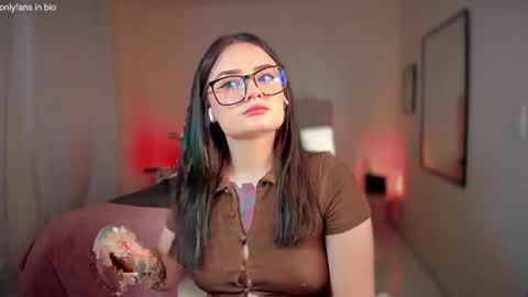 Snapshot of ninavolkov chatting on March 2025 10:05:02 PM ninavolkov online show from March 2025 10:05:02 PM