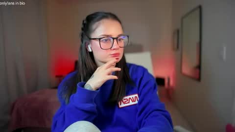 Snapshot of ninavolkov chatting on March 2025 10:32:01 PM ninavolkov online show from March 2025 10:32:01 PM