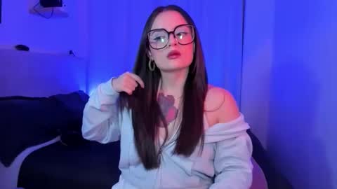 Snapshot of ninavolkov chatting on September 2025 09:37:01 PM ninavolkov online show from September 2025 09:37:01 PM