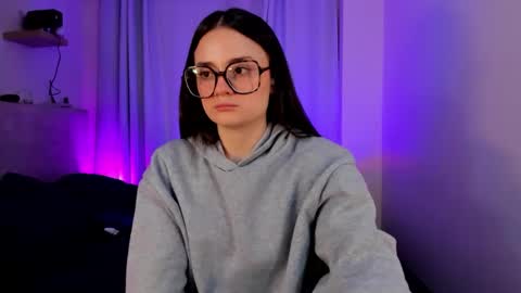 Snapshot of ninavolkov chatting on September 2025 10:02:01 PM ninavolkov online show from September 2025 10:02:01 PM