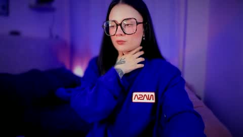 Snapshot of ninavolkov chatting on October 2025 10:17:01 PM ninavolkov online show from October 2025 10:17:01 PM