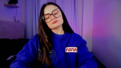 Snapshot of ninavolkov chatting on October 2025 10:07:01 PM ninavolkov online show from October 2025 10:07:01 PM