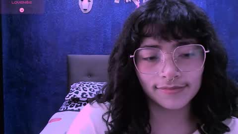 Nina online show from October 2025 01:33:02 PM