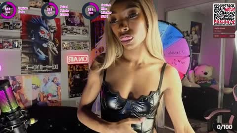 Snapshot of niviawolfe chatting on December 2024 03:50:02 AM NIVIA WOLFE online show from December 2024 03:50:02 AM