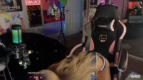 Snapshot of niviawolfe chatting on December 2024 12:19:02 PM NIVIA WOLFE online show from December 2024 12:19:02 PM