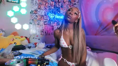 Snapshot of niviawolfe chatting on December 2024 12:48:02 AM NIVIA WOLFE online show from December 2024 12:48:02 AM