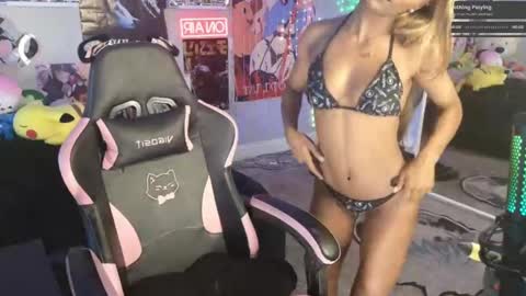 Snapshot of niviawolfe chatting on March 2025 12:39:02 AM NIVIA WOLFE online show from March 2025 12:39:02 AM