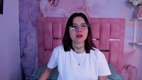 Nixie online show from September 2025 03:19:01 AM