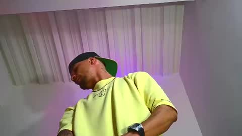 Snapshot of nixon347932 chatting on December 2024 06:25:02 AM Nicolas Muscle online show from December 2024 06:25:02 AM