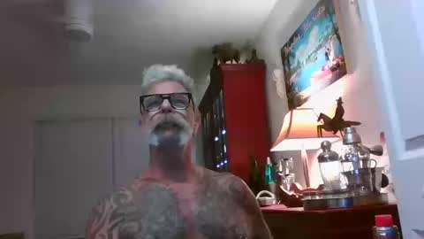 Snapshot of njdbear chatting on October 2025 12:54:02 AM Don online show from October 2025 12:54:02 AM