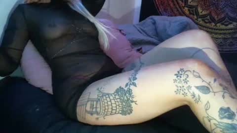 Snapshot of no_facequeen chatting on December 2024 10:08:01 AM Leah online show from December 2024 10:08:01 AM