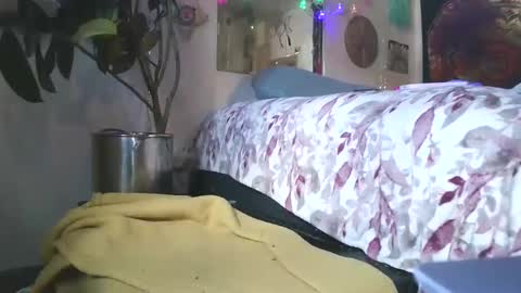 Snapshot of no_facequeen chatting on September 2025 03:22:01 PM Leah online show from September 2025 03:22:01 PM