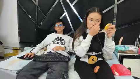 Snapshot of noa_arez chatting on February 2026 02:21:02 AM NoaandArez online show from February 2026 02:21:02 AM