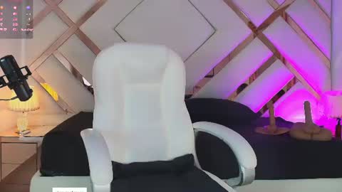Snapshot of noa_butterfly_ chatting on June 2026 11:42:01 AM online show from June 2026 11:42:01 AM