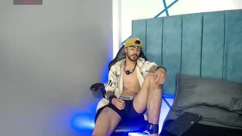noaah77 online show from December 2024 03:54:02 PM