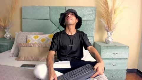 Noah online show from May 2026 04:42:02 AM