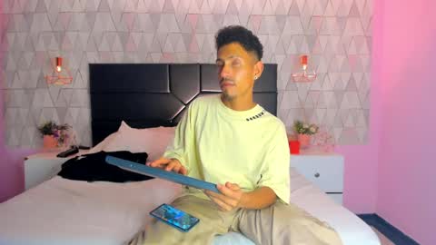 Noah online show from May 2026 08:46:01 PM