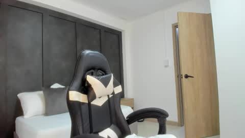 N O A  H online show from December 2025 03:12:01 AM