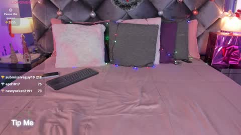 Snapshot of noah_beck42 chatting on December 2024 06:59:02 AM Sara online show from December 2024 06:59:02 AM